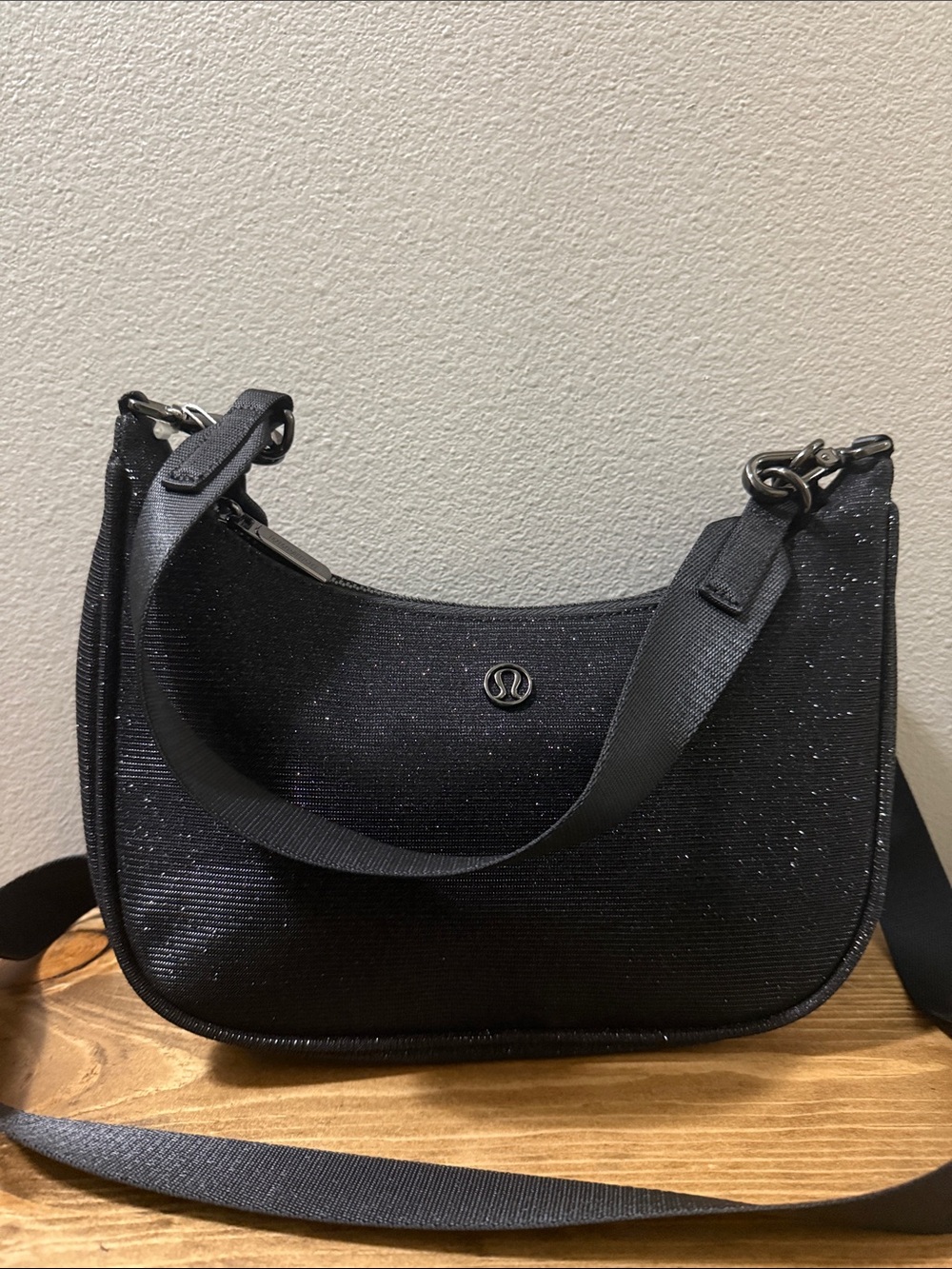 Lululemon City Essentials Mini Shoulder/Crossbody Bag EUC
Glitter